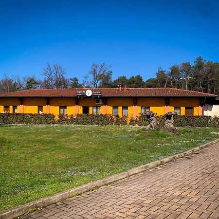 Foresteria Lombarda Gelso Bianco Cogliate Eksteriør bilde